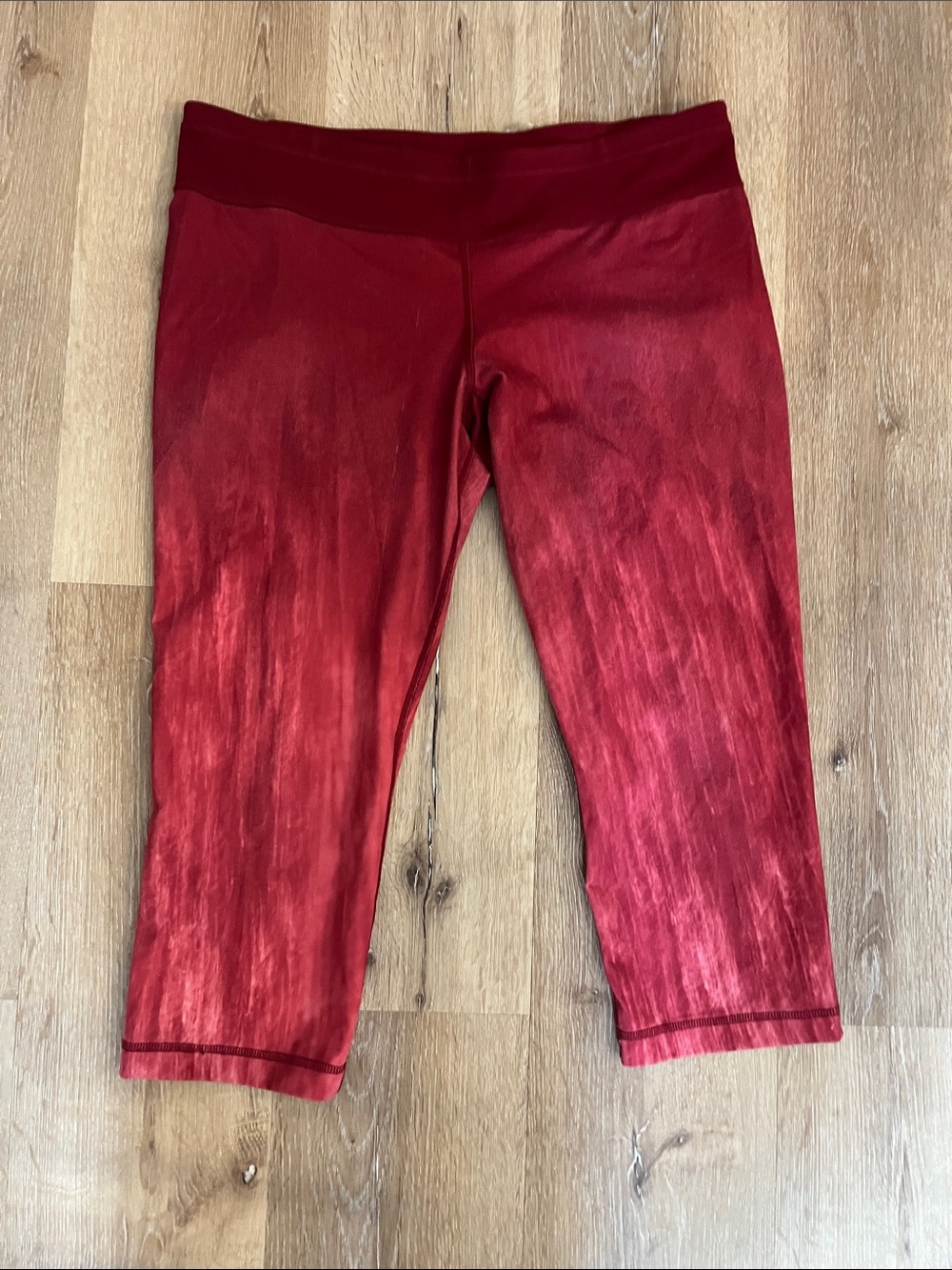 Women’s Cropped Ruby Red Leggings